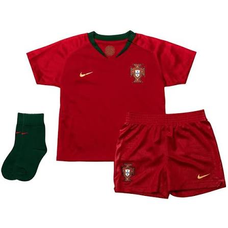 Mini-kit Bébé Portugal Réf 724571 687 Nike Champion Europe 2016